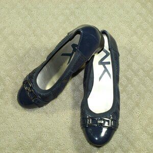 Anne Klein Sz 9.5 Navy Blue Patent Round Toe Snakeskin Print Fabric Wedge Heels